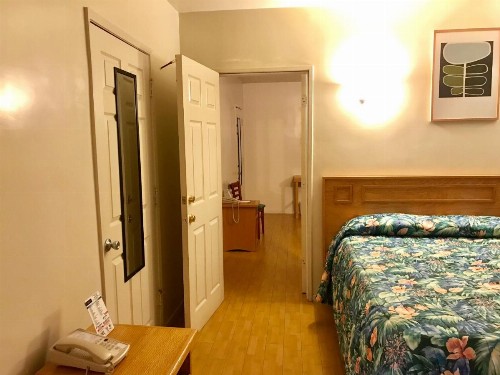 Sunrise Inn - image 7