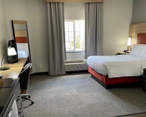 Candlewood Suites Tuscaloosa an IHG Hotel - image 14