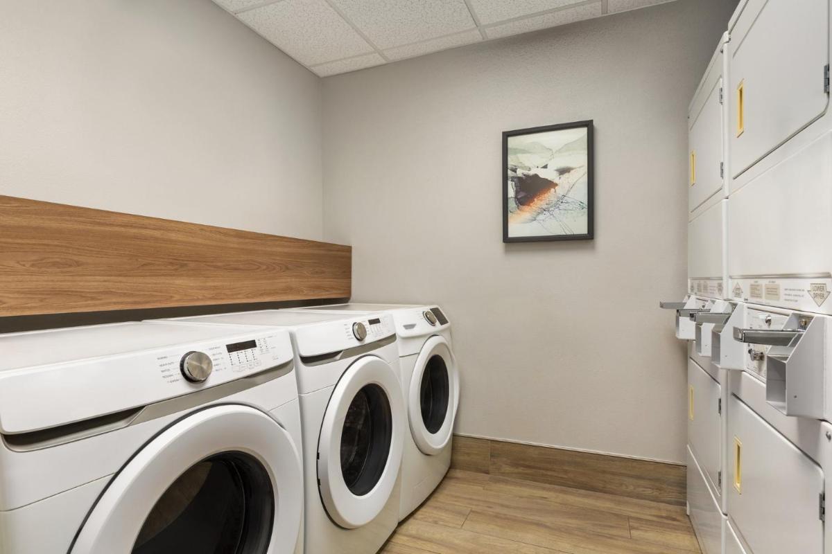 Candlewood Suites Tuscaloosa an IHG Hotel - image 2