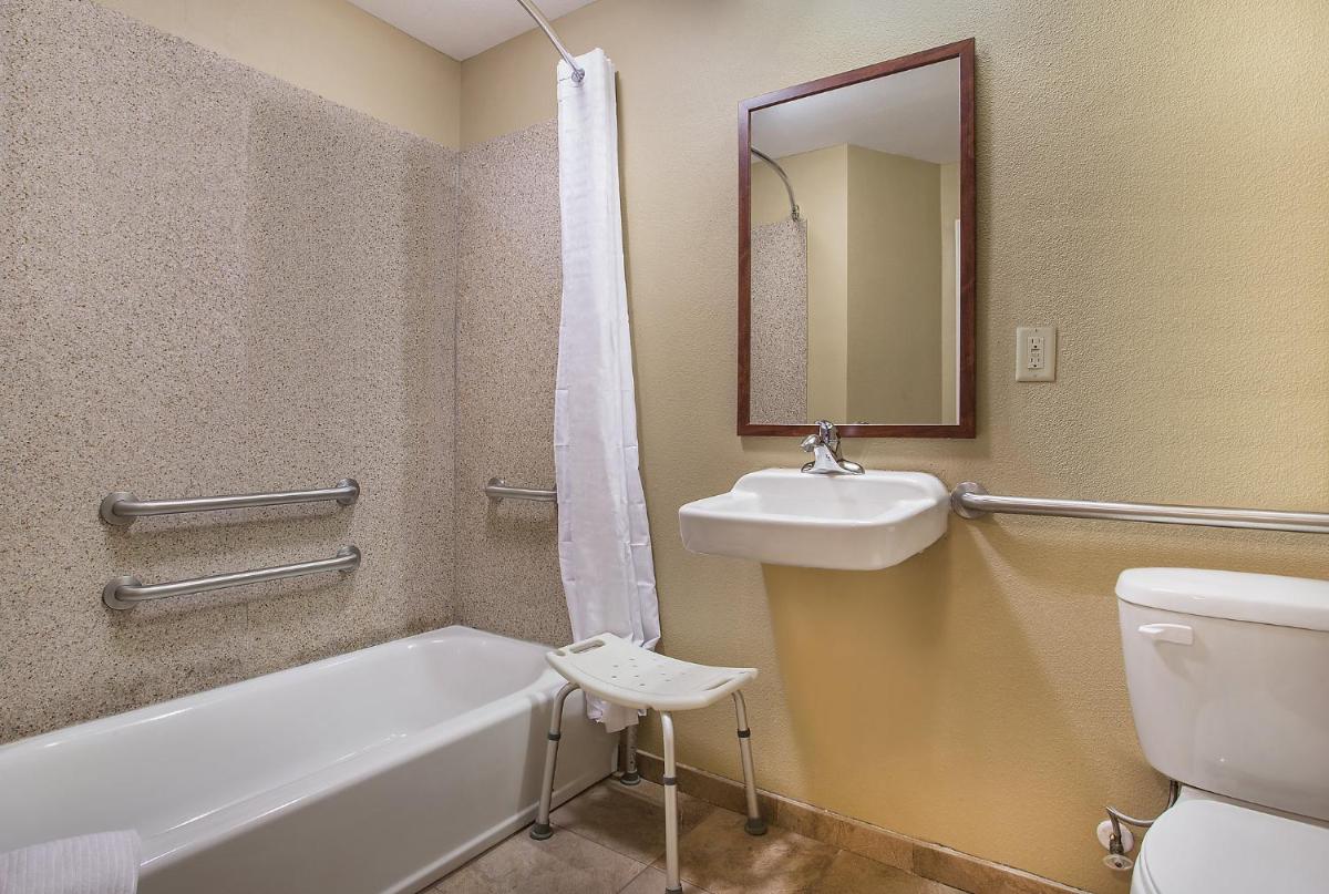 Candlewood Suites Tuscaloosa an IHG Hotel - image 4