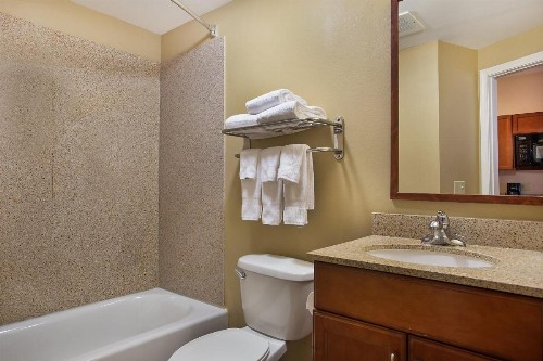 Candlewood Suites Tuscaloosa an IHG Hotel - image 48