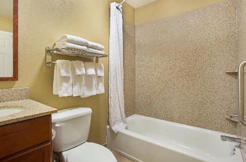 Candlewood Suites Tuscaloosa an IHG Hotel - image 50