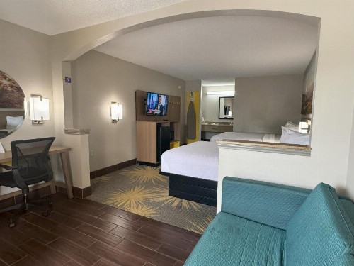 Days Inn & Suites by Wyndham Tuscaloosa - Univ. of Alabama - image 22