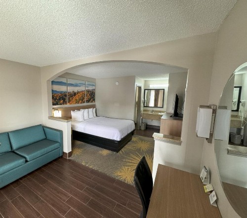 Days Inn & Suites by Wyndham Tuscaloosa - Univ. of Alabama - image 4