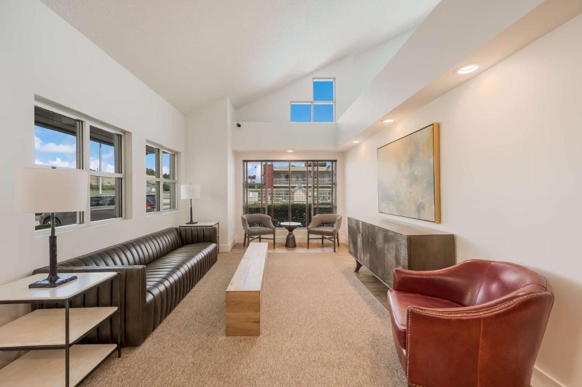 Best Western University Inn - main image