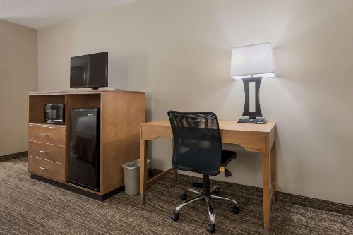 Best Western University Inn - image 16