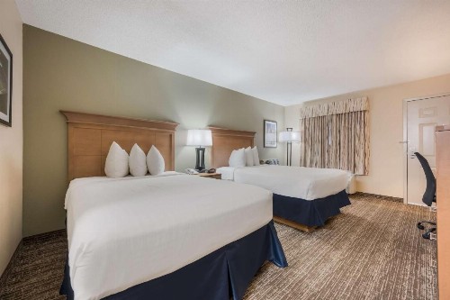 Best Western University Inn - image 17