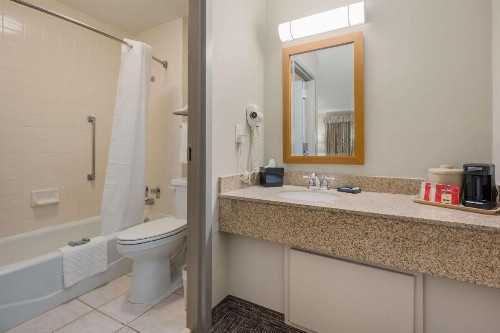 Best Western University Inn - image 22