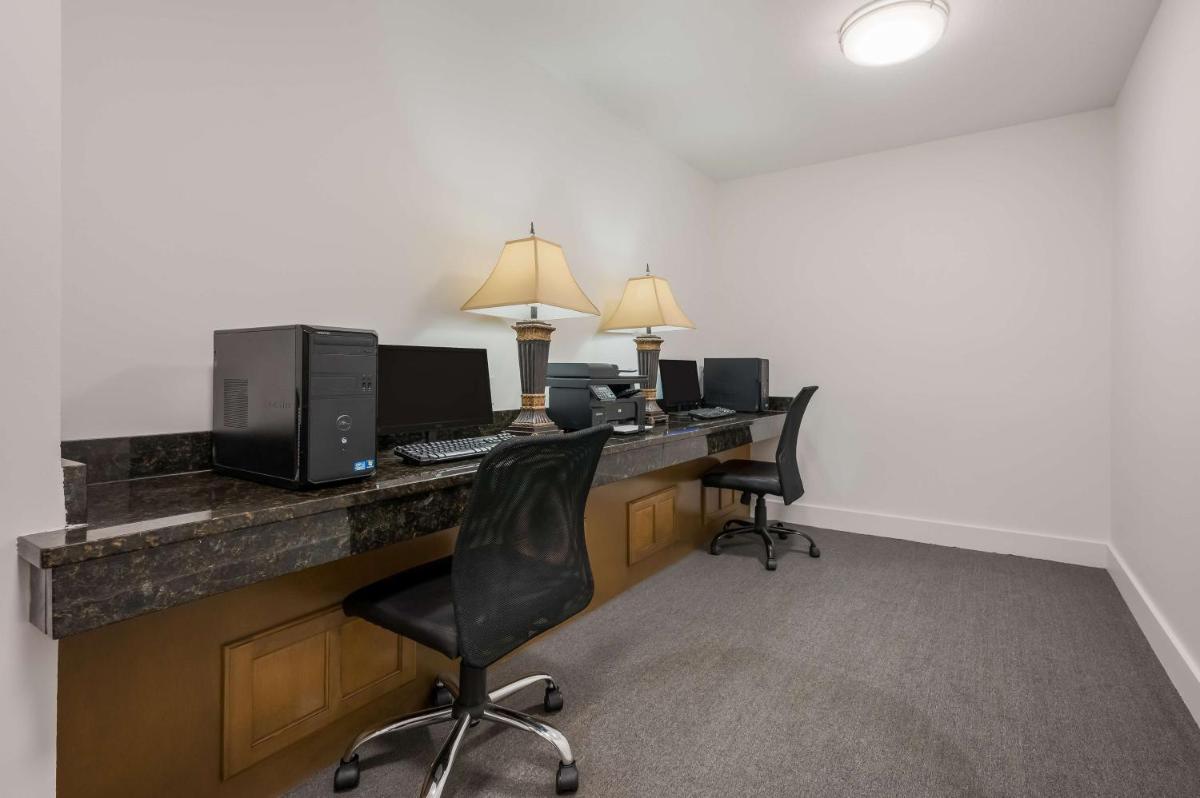 Best Western University Inn - image 7