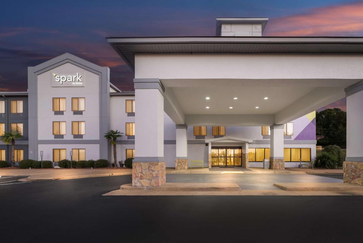 Quality Inn Tuscaloosa - image 4