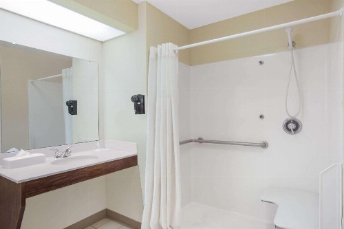 Baymont by Wyndham Tuscaloosa - image 9