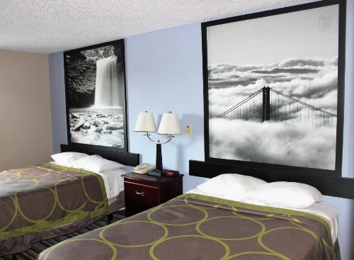 Super 8 by Wyndham Tuscaloosa - image 13