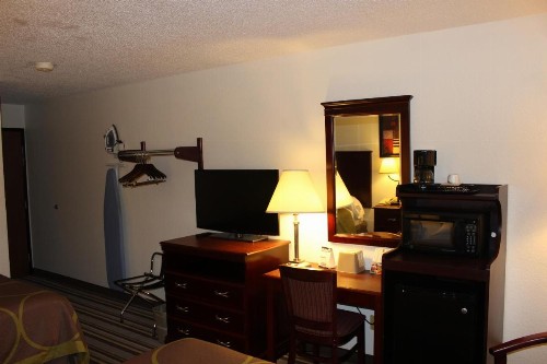 Super 8 by Wyndham Tuscaloosa - image 23