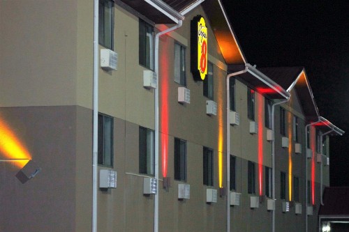 Super 8 by Wyndham Tuscaloosa - image 24