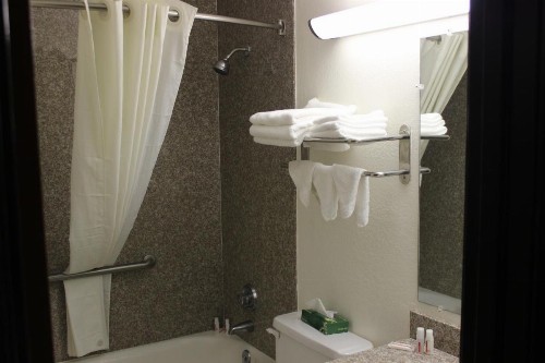 Super 8 by Wyndham Tuscaloosa - image 35