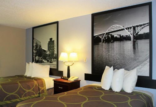 Super 8 by Wyndham Tuscaloosa - image 42