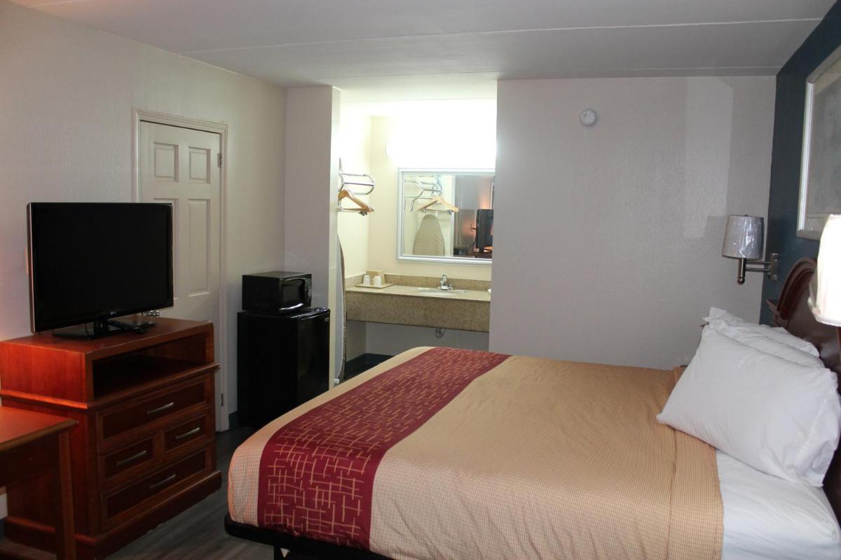 Americas Best Value Inn Tuscaloosa - image 2