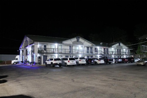 Americas Best Value Inn Tuscaloosa - image 26