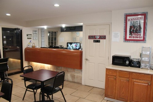 Americas Best Value Inn Tuscaloosa - image 29