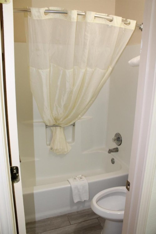 Americas Best Value Inn Tuscaloosa - image 30