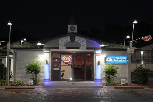 Americas Best Value Inn Tuscaloosa - image 9