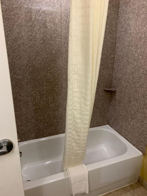 Ambassador Inn & Suites - image 22