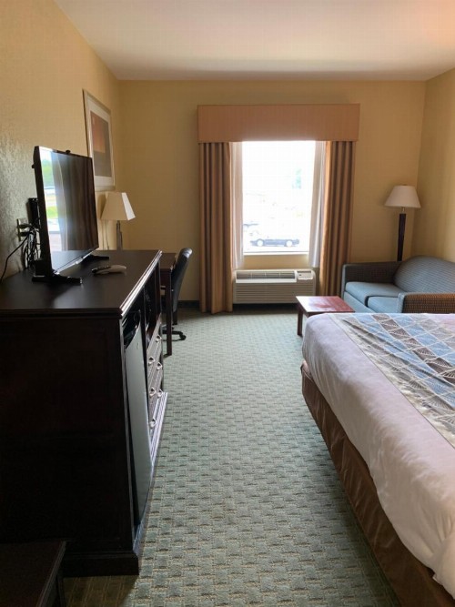 Ambassador Inn & Suites - image 25