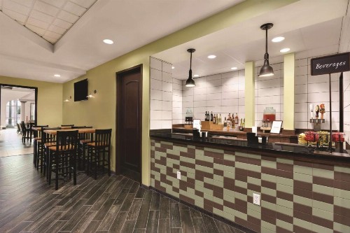 Embassy Suites Tuscaloosa Alabama Downtown - image 16