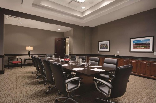 Embassy Suites Tuscaloosa Alabama Downtown - image 29
