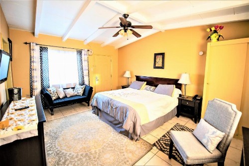 Harmony Motel - image 4