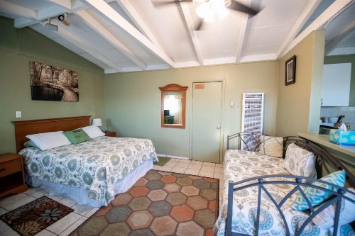 Harmony Motel - image 5