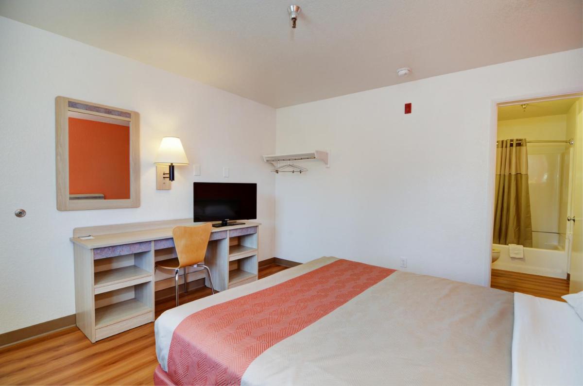 Motel 6-Twentynine Palms CA - image 2