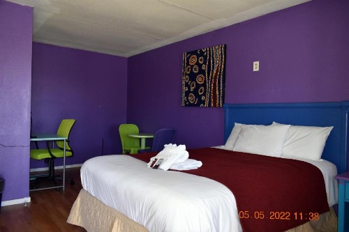 9 Palms Inn - image 11