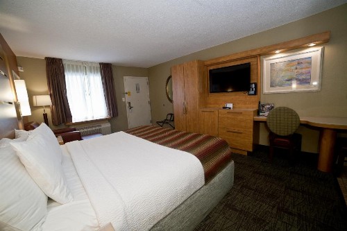 DeSoto Beach Hotel - image 40