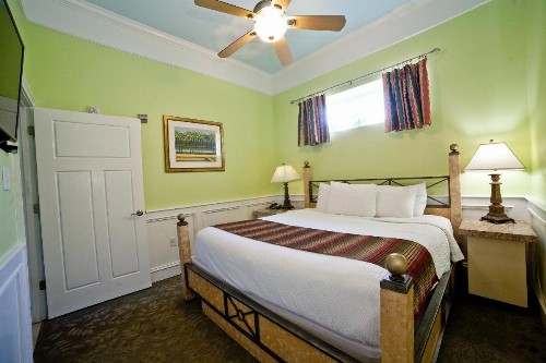 DeSoto Beach Gardens - image 2