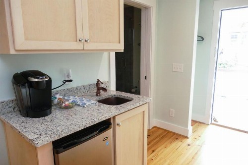 Beachview Inn and Spa - image 12