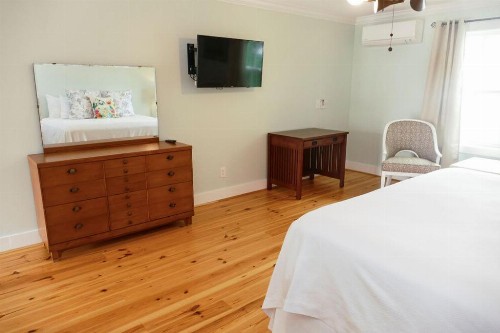 Beachview Inn and Spa - image 13