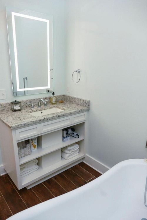 Beachview Inn and Spa - image 17