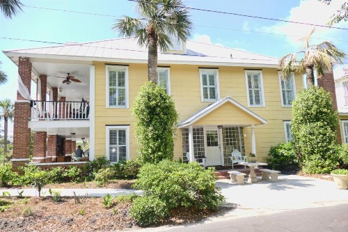 Beachview Inn and Spa - image 43