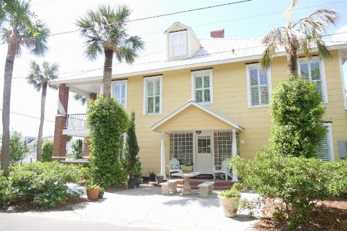 Beachview Inn and Spa - image 44