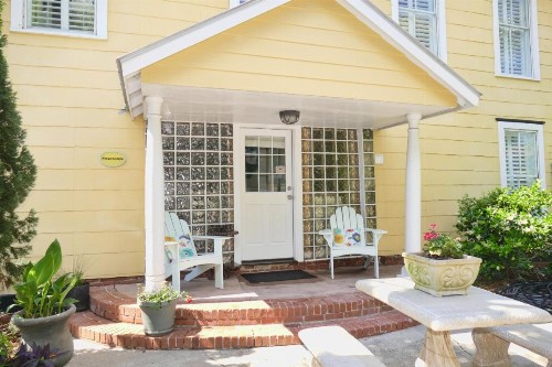 Beachview Inn and Spa - image 46