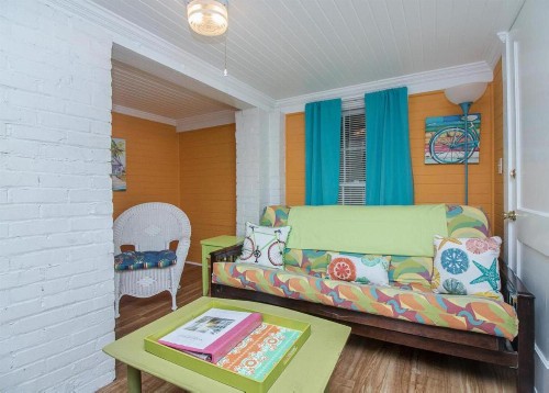 19th St. Beachside Hideaway - image 1