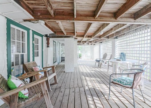 19th St. Beachside Hideaway - image 10