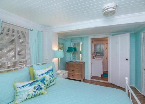 19th St. Beachside Hideaway - image 11