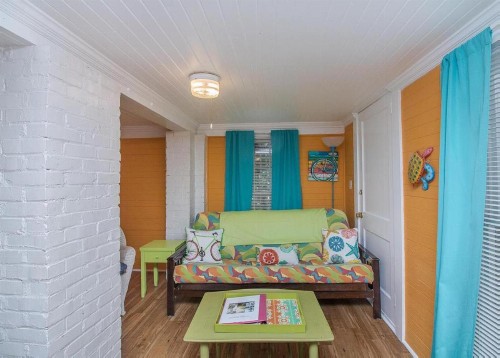 19th St. Beachside Hideaway - image 9