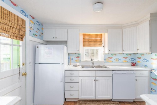 Beach Boys Bungalow - image 7