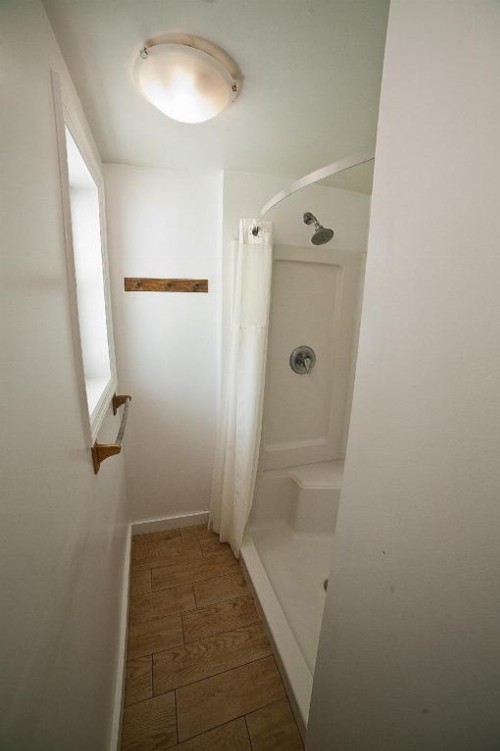 Georgianne Inn & Suites - image 20