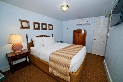 Georgianne Inn & Suites - image 22