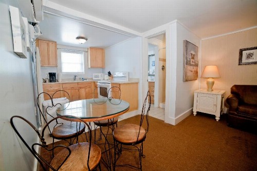 Georgianne Inn & Suites - image 23