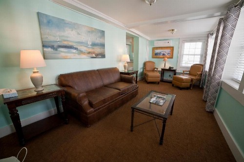 Georgianne Inn & Suites - image 31
